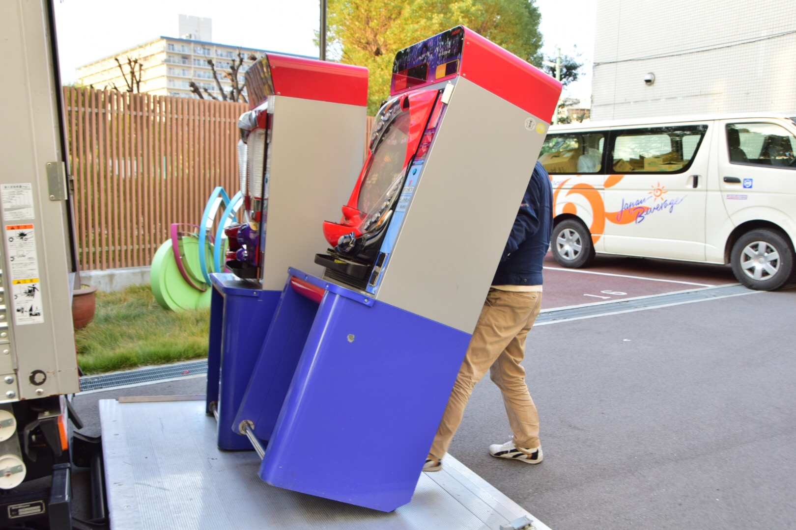 マシンの搬入や設置のお手伝い